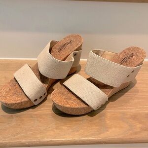 Lucky 🍀 Brand Wedge Platform Sandals